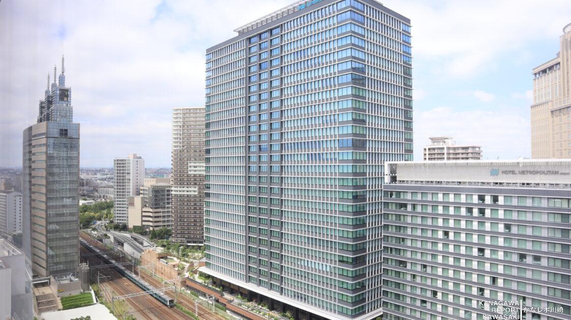 川崎駅西口方面（横浜側）からは、JR川崎駅のホームやトレインビューを楽しむことができます。